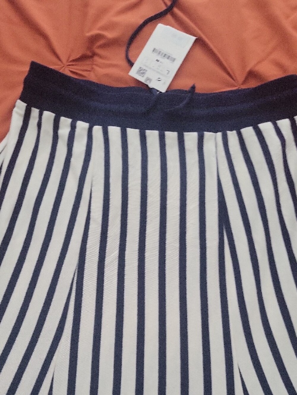 Navy Blue And White/cream - Picture 2 of 4